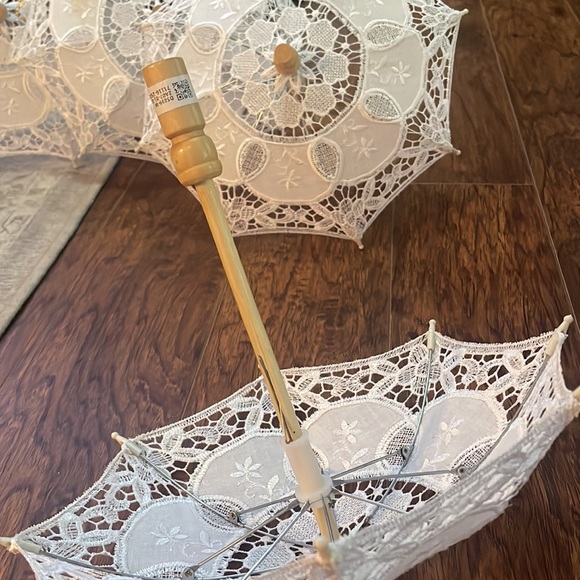 13 Mini Parasol Battenberg crocheted umbrellas 11” - Decorations/Props wedding - Picture 5 of 15